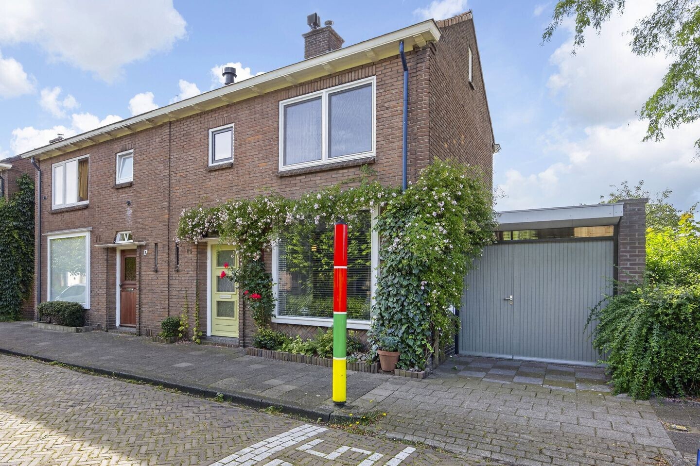 Twee-onder-één-kap te koop: J.H. Boschstraat 19, Enschede