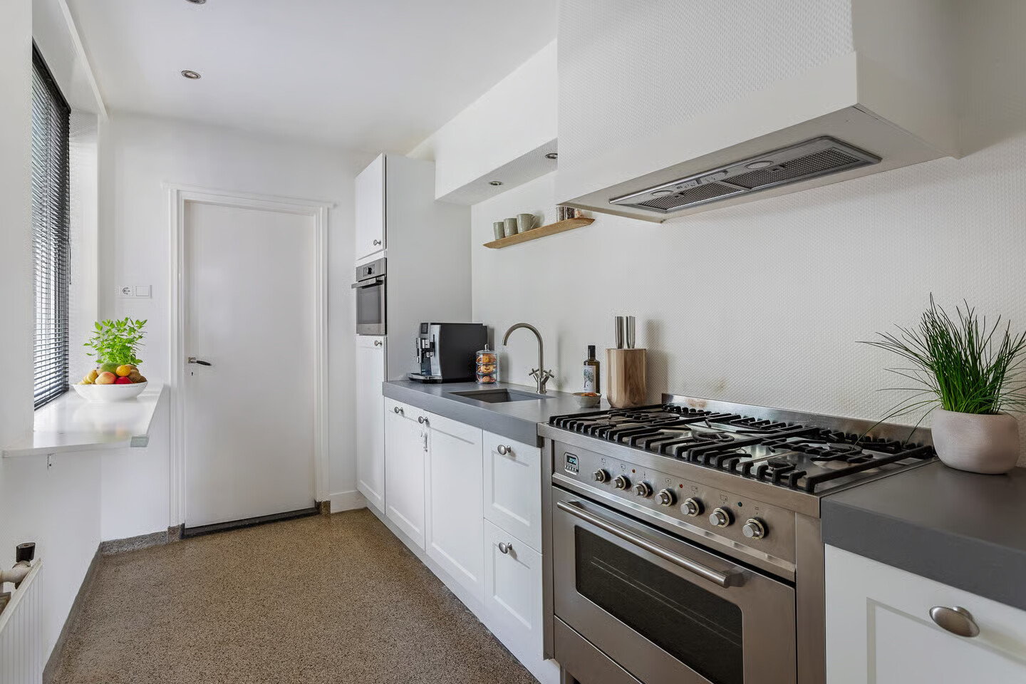 Twee-onder-één-kap te koop: Joan Coststraat 42, Enschede