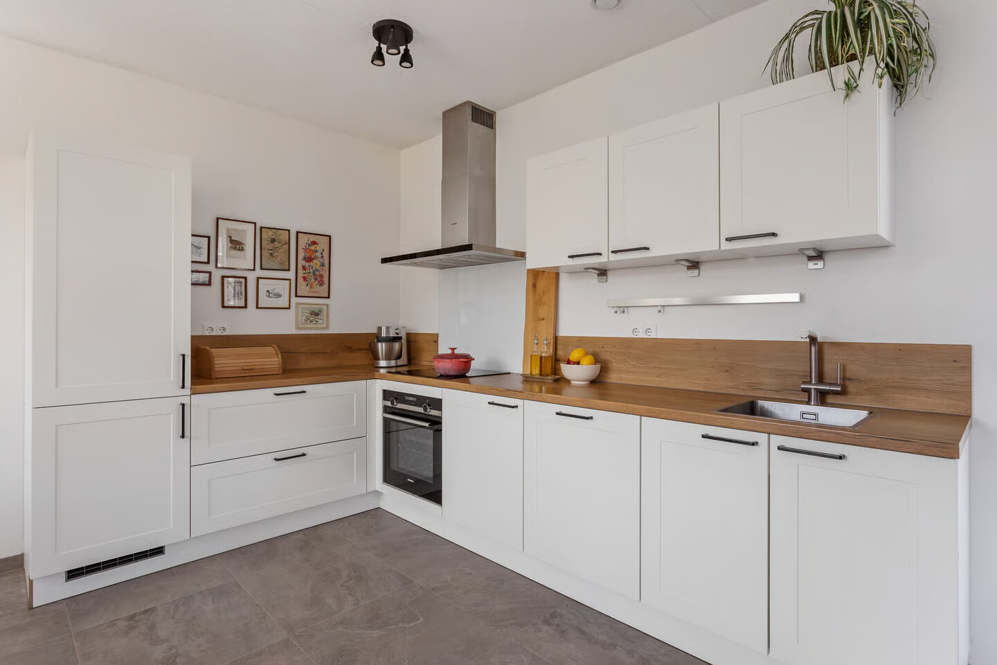 Tussenwoning te koop: Deurningerstraat 72, Enschede