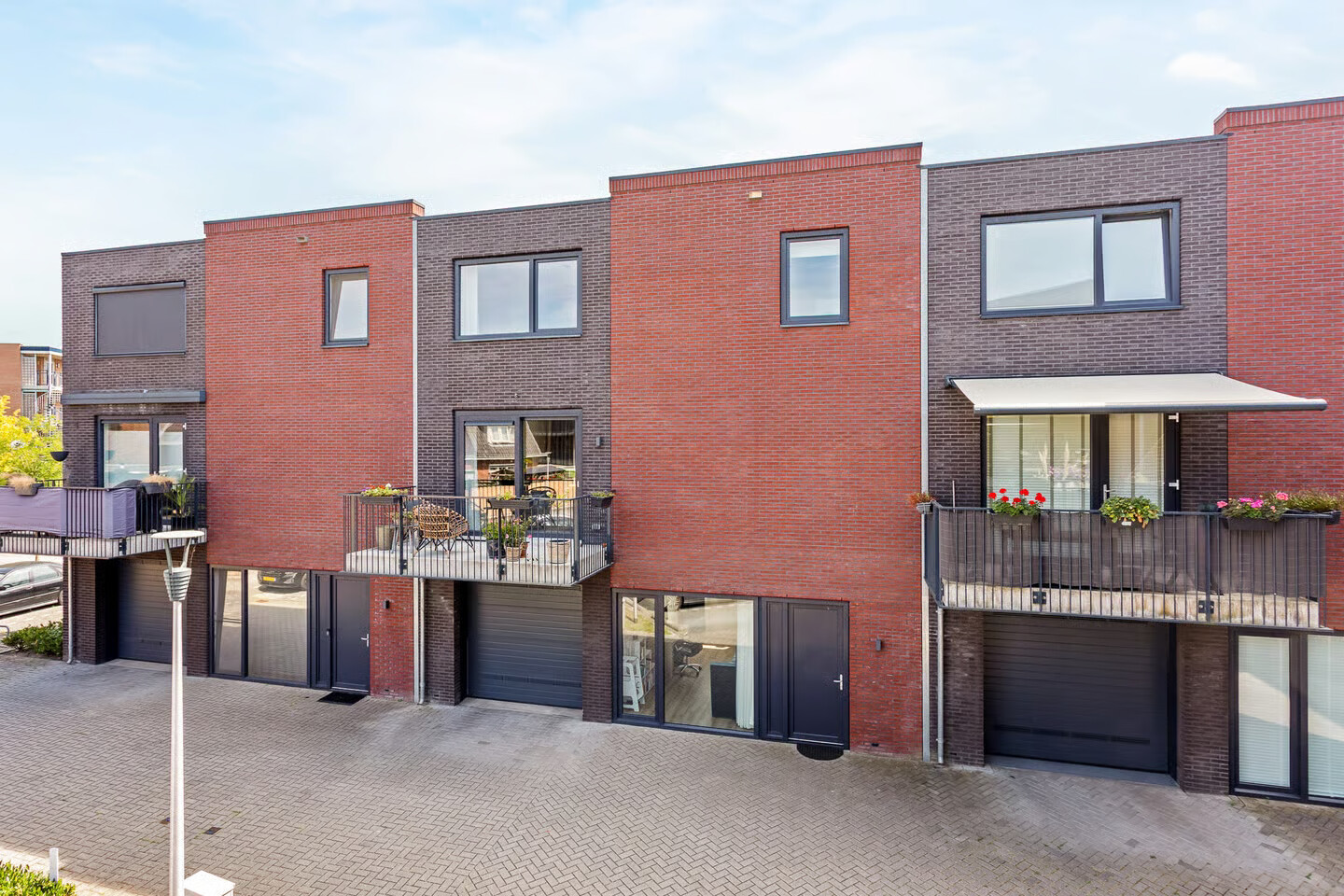 Tussenwoning te koop: Deurningerstraat 72, Enschede