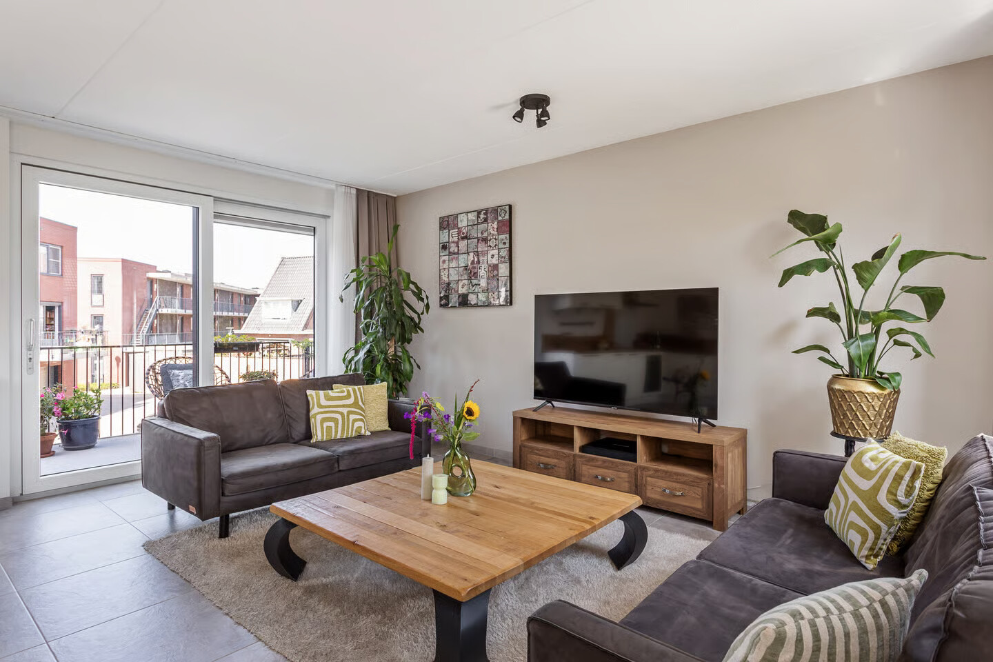 Tussenwoning te koop: Deurningerstraat 72, Enschede