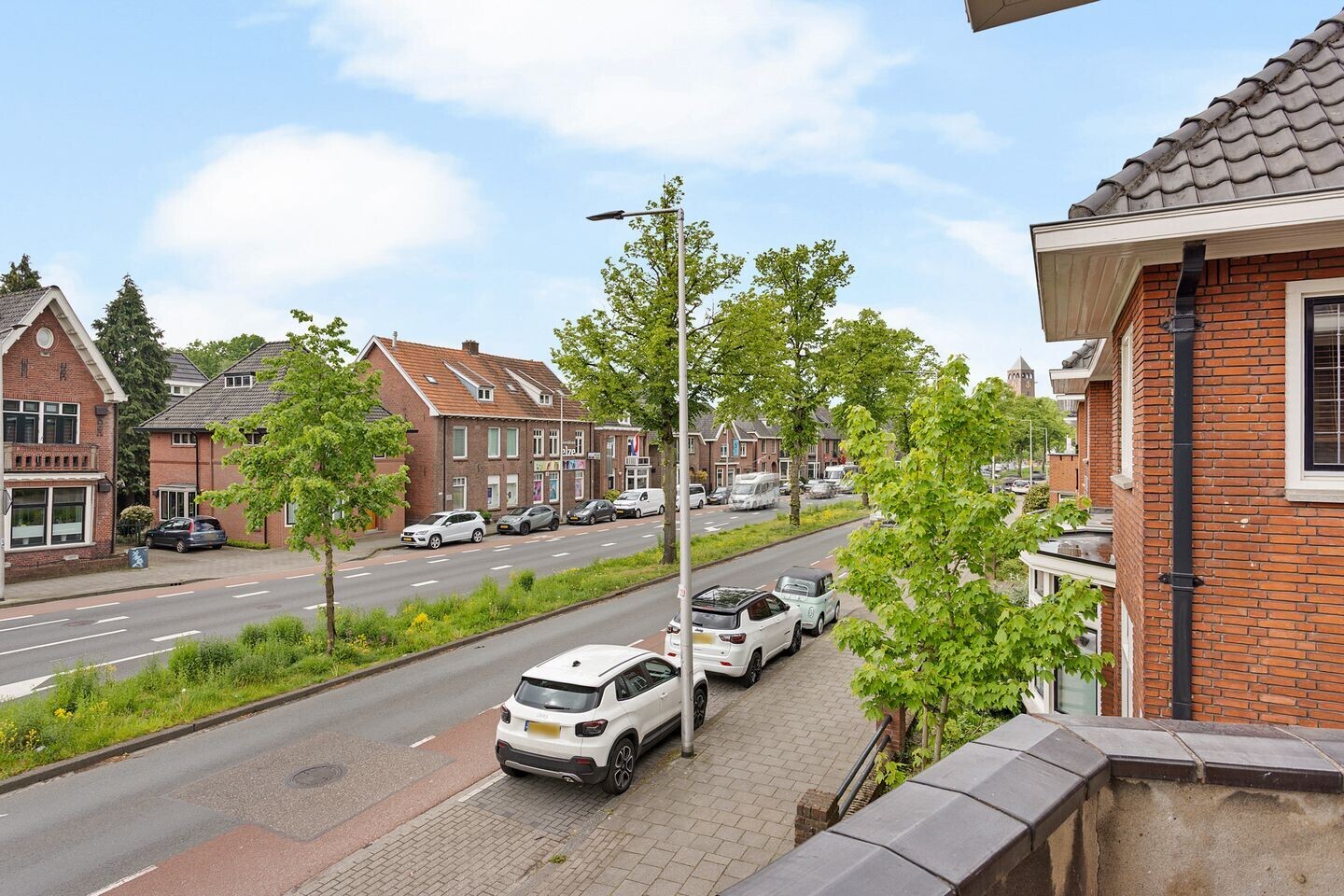 Twee-onder-één-kap te koop: Lasondersingel 149, Enschede
