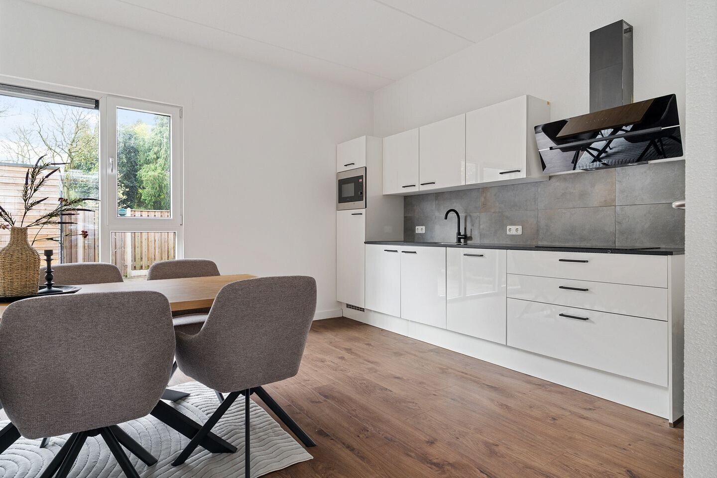 Hoekwoning te koop: Dr. Benthemstraat 8, Enschede
