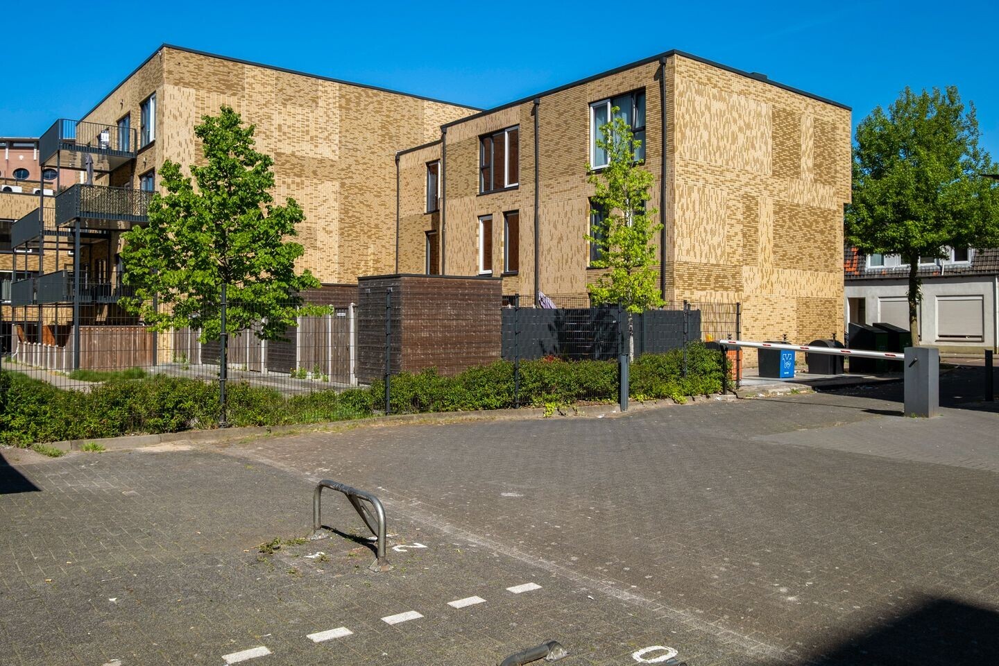 Hoekwoning te koop: Dr. Benthemstraat 8, Enschede