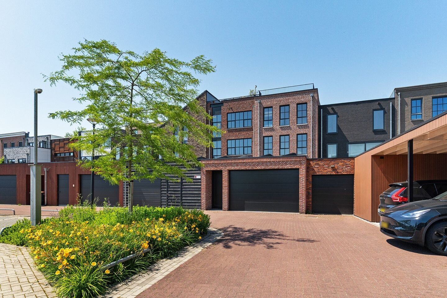 Tussenwoning te koop: De Coöperatie 32, Enschede