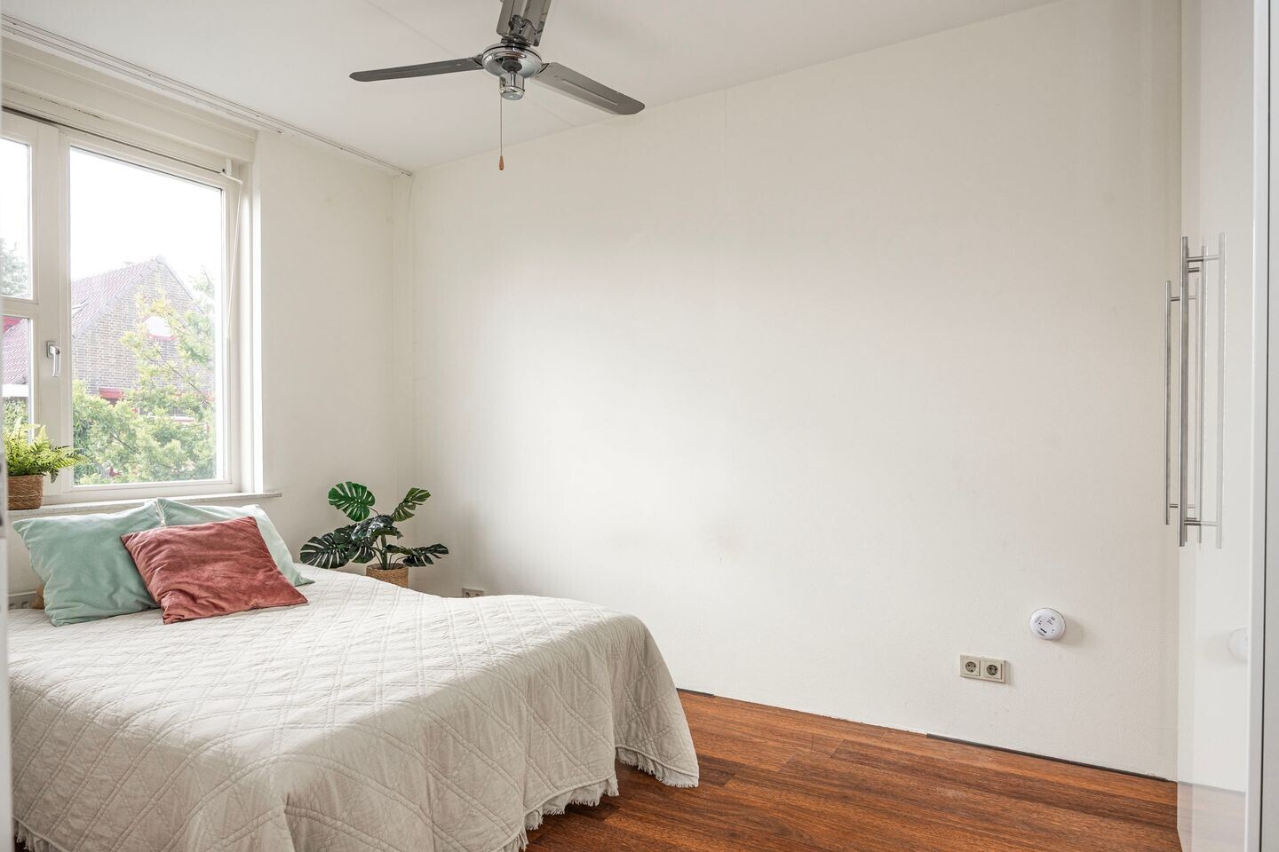 Tussenwoning te koop: leliestraat 53, Enschede