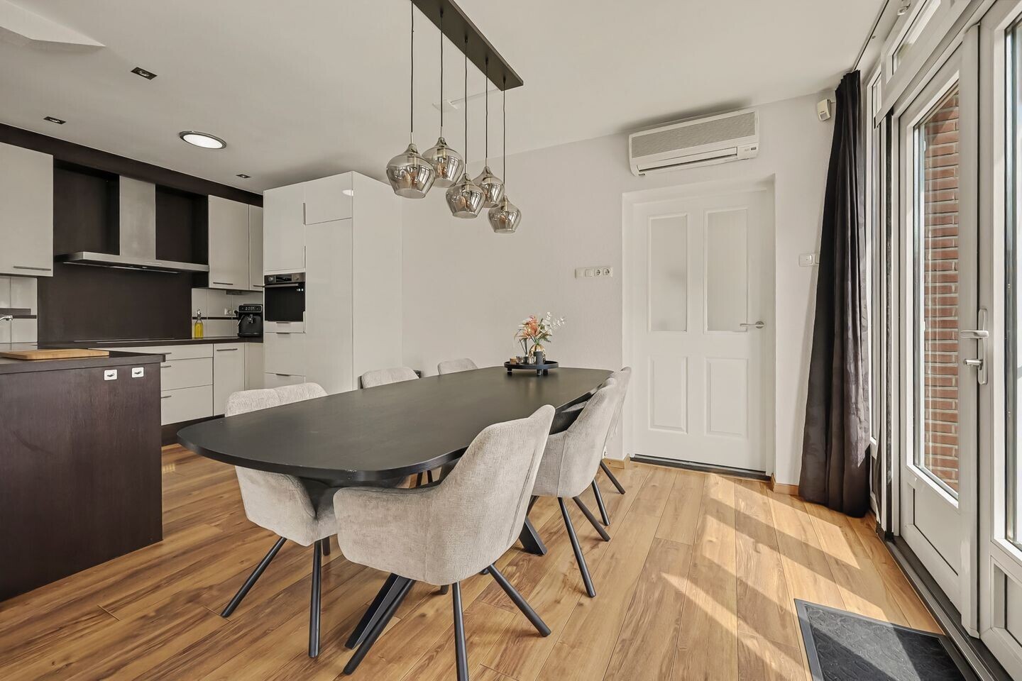 Hoekwoning te koop: Toekomststraat 207, Enschede