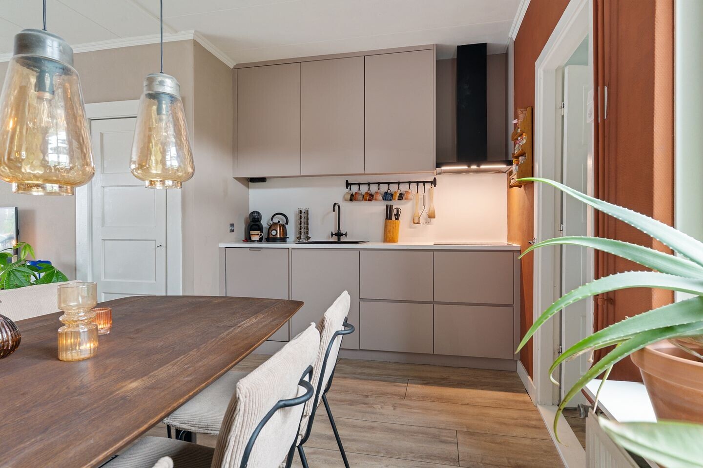 Twee-onder-één-kap te koop: J.W. Swiersstraat 6, Enschede