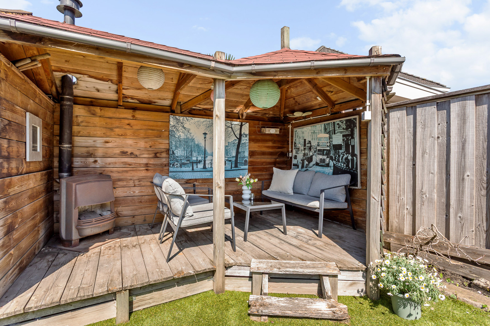 Hoekwoning te koop: Johan Wijnoltsstraat 148, Enschede