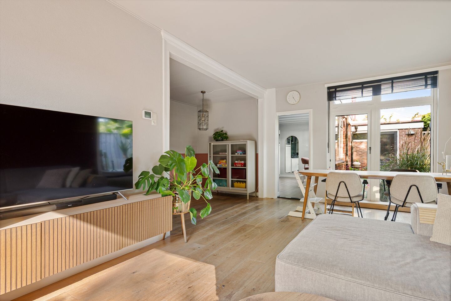 Hoekwoning te koop: Otto van Taverenstraat 2, Enschede