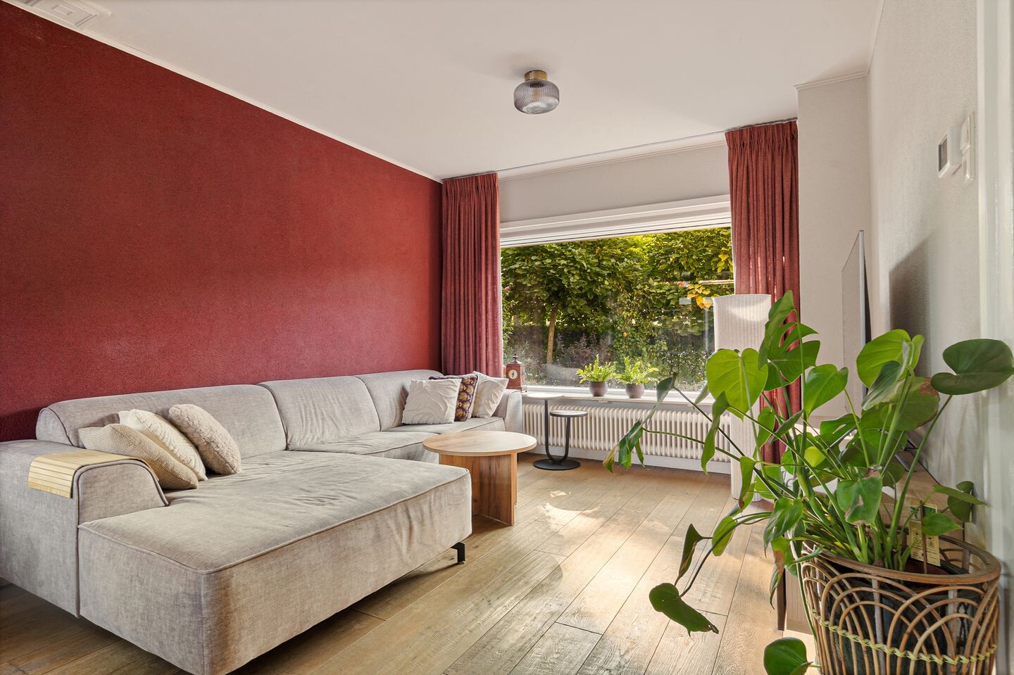 Hoekwoning te koop: Otto van Taverenstraat 2, Enschede
