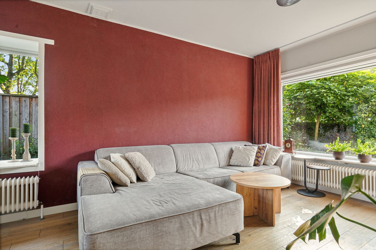 Hoekwoning te koop: Otto van Taverenstraat 2, Enschede