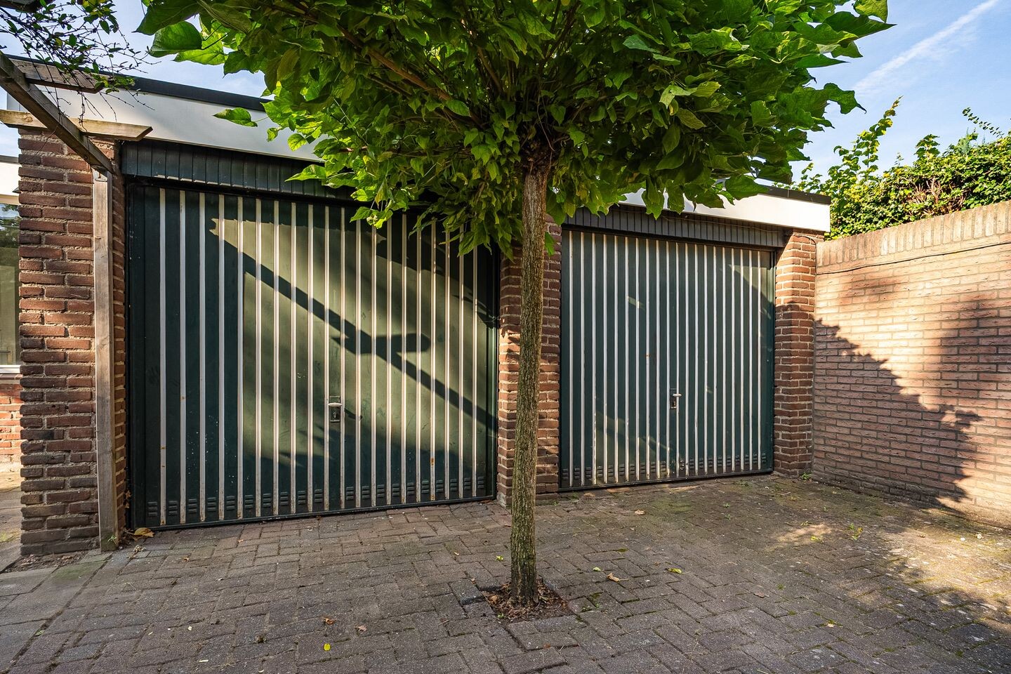 Hoekwoning te koop: Otto van Taverenstraat 2, Enschede
