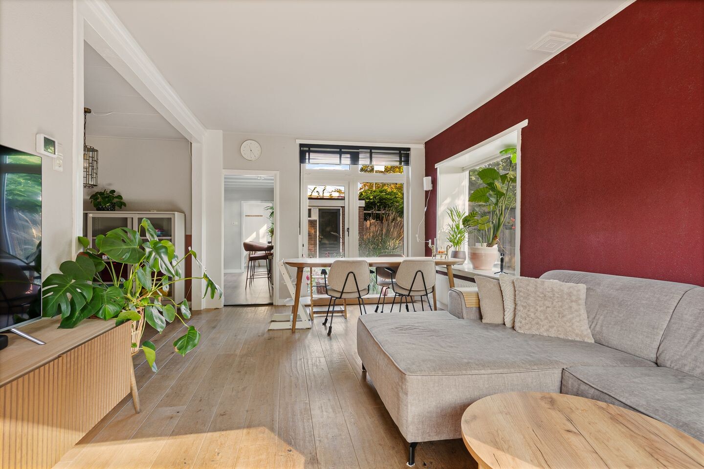 Hoekwoning te koop: Otto van Taverenstraat 2, Enschede