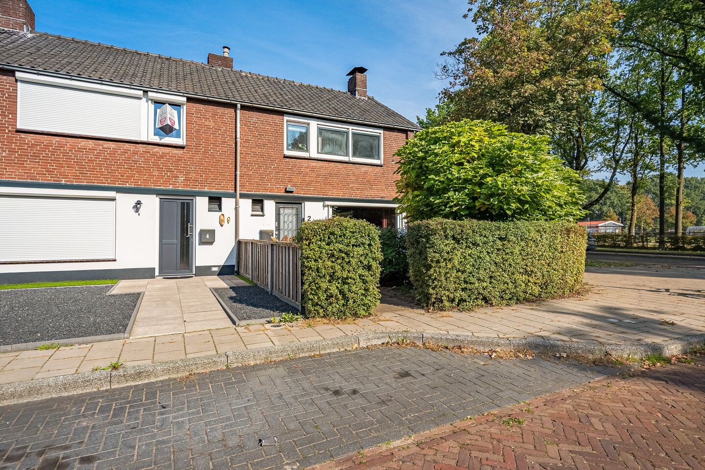 Hoekwoning te koop: Otto van Taverenstraat 2, Enschede