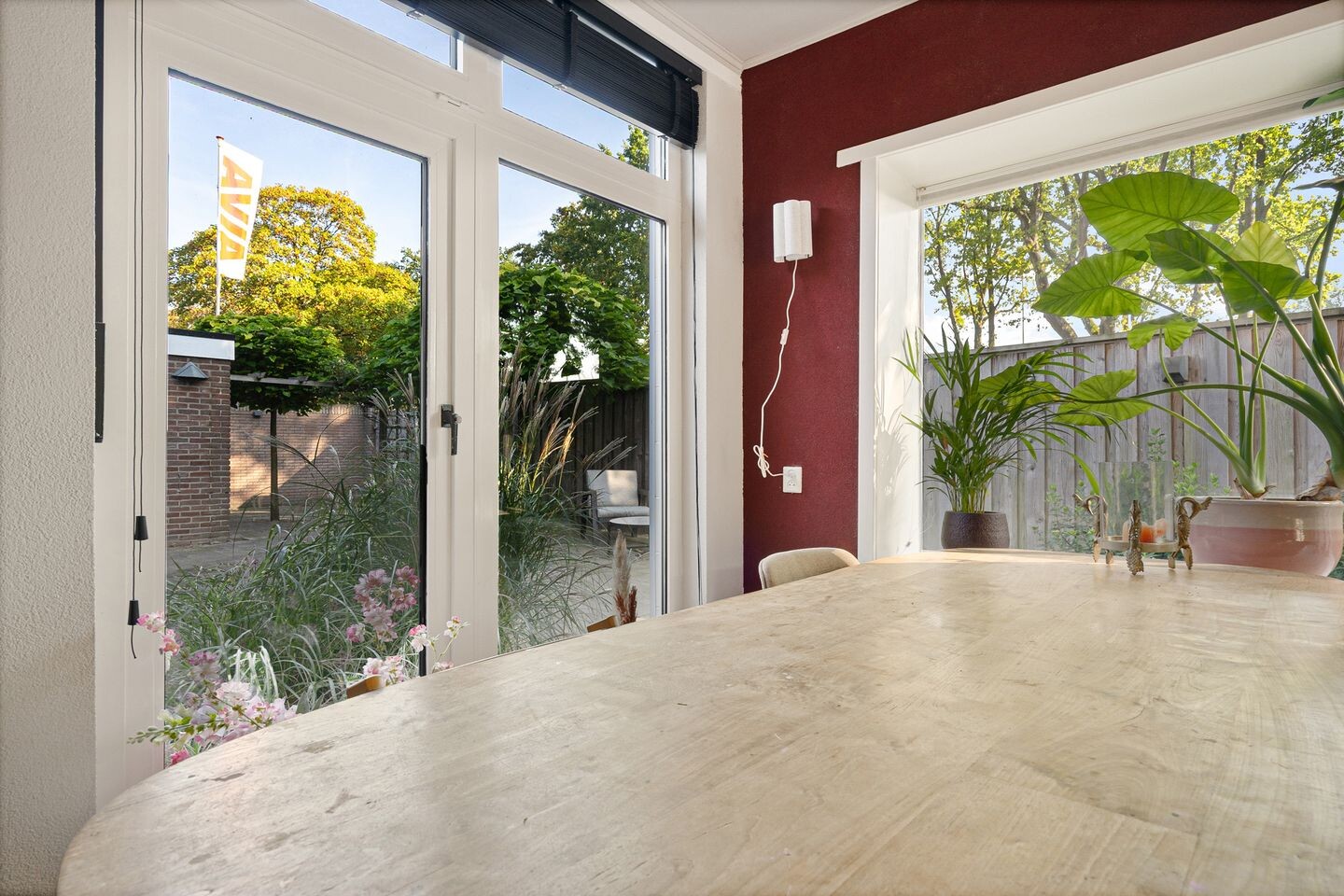 Hoekwoning te koop: Otto van Taverenstraat 2, Enschede