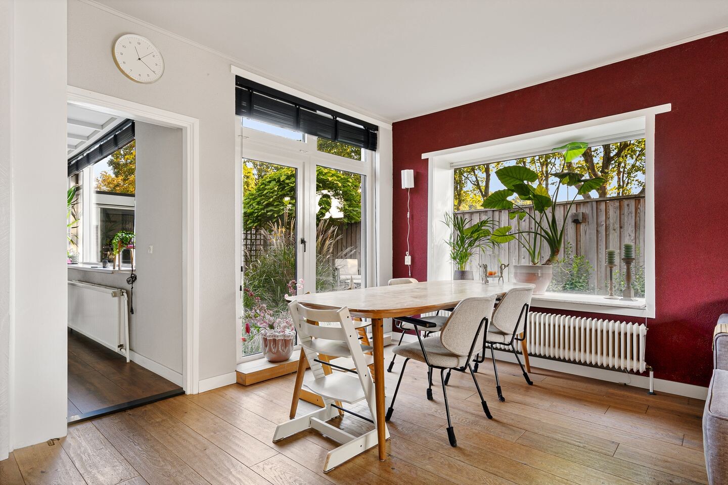 Hoekwoning te koop: Otto van Taverenstraat 2, Enschede