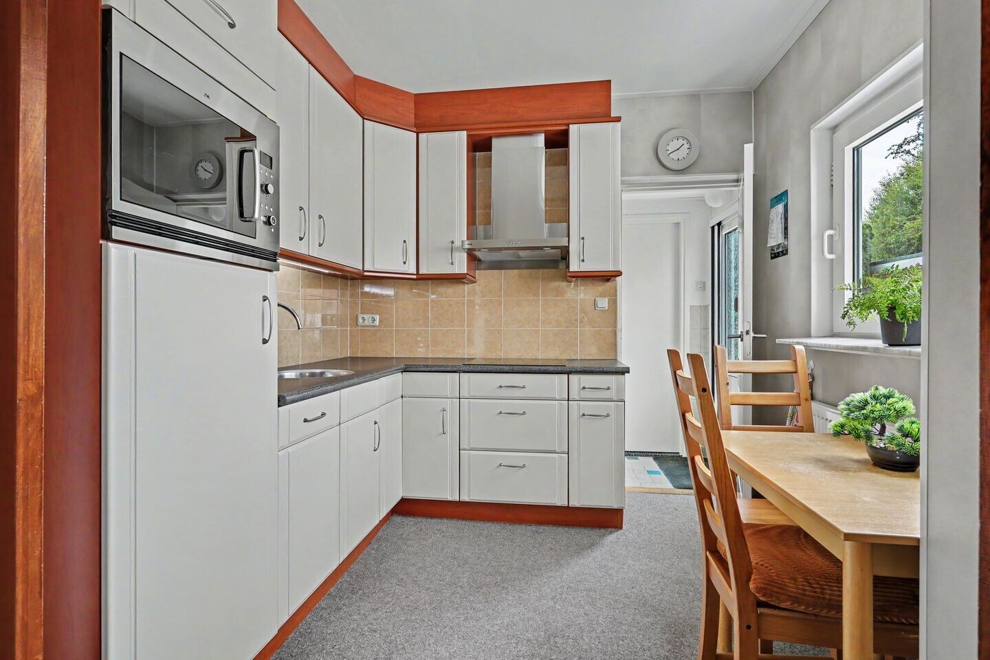 Hoekwoning te koop: Willem Rijbbertstraat 5, Enschede