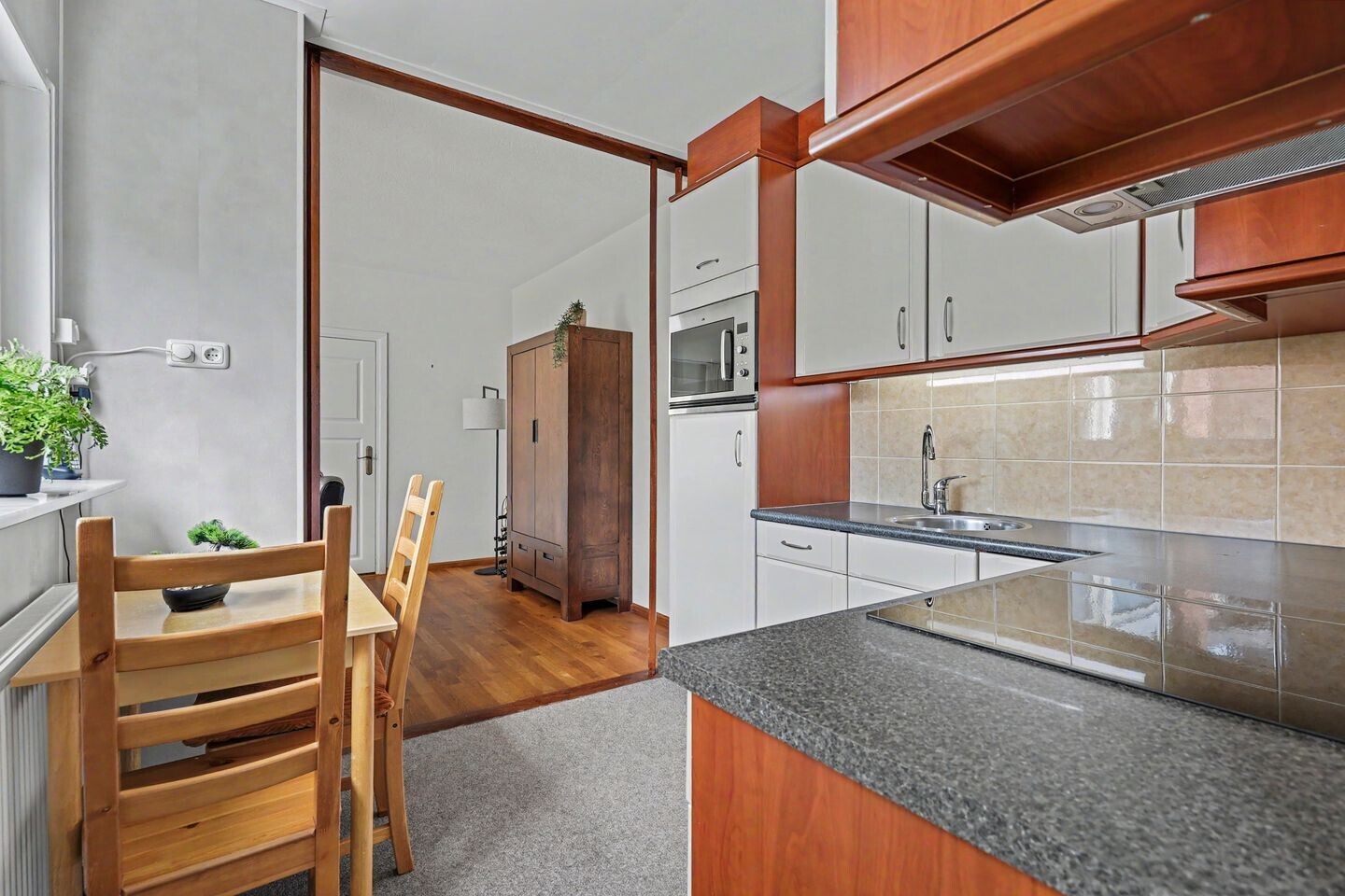 Hoekwoning te koop: Willem Rijbbertstraat 5, Enschede