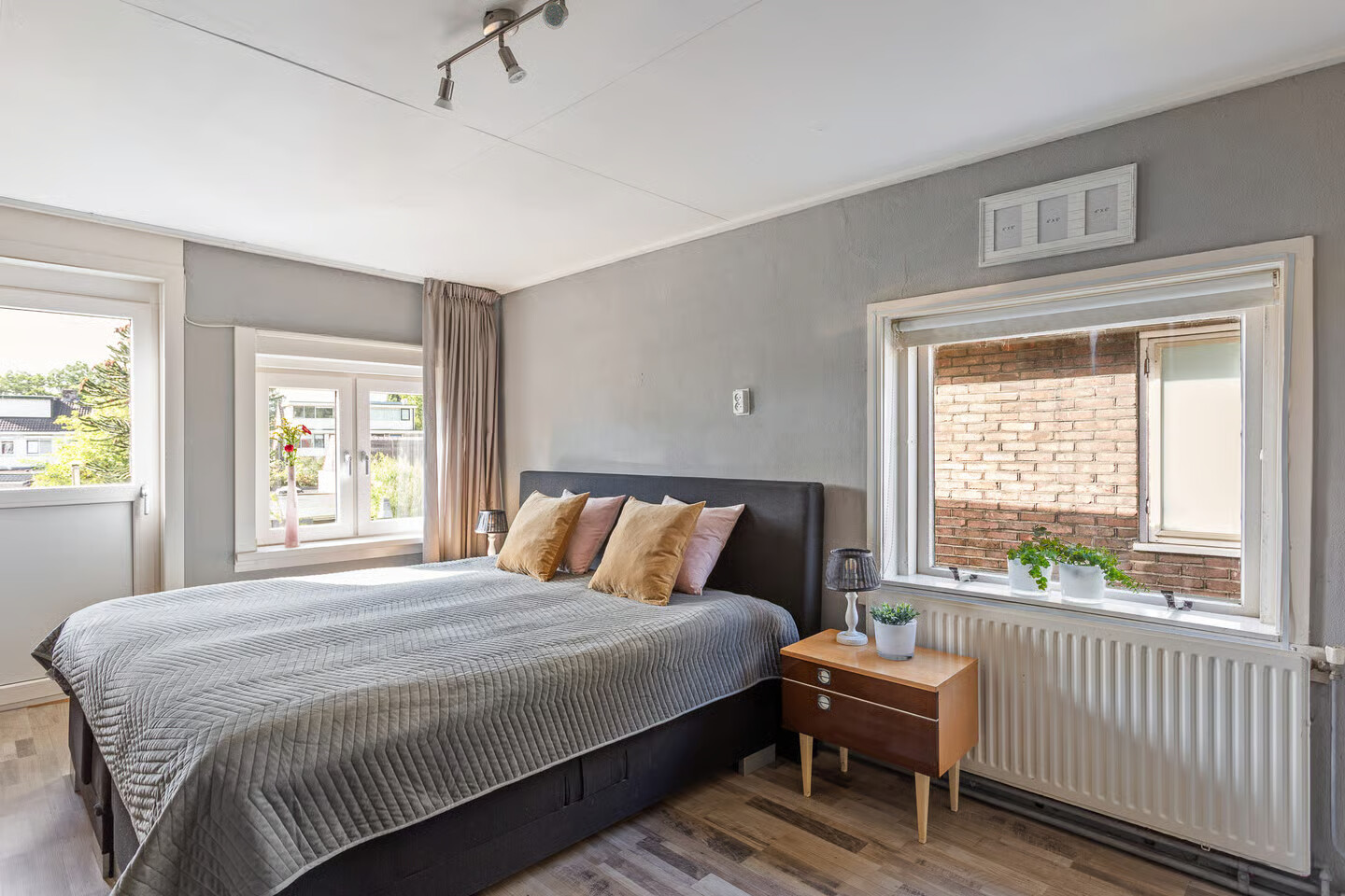Hoekwoning te koop: Johan van Reesstraat 37, Enschede