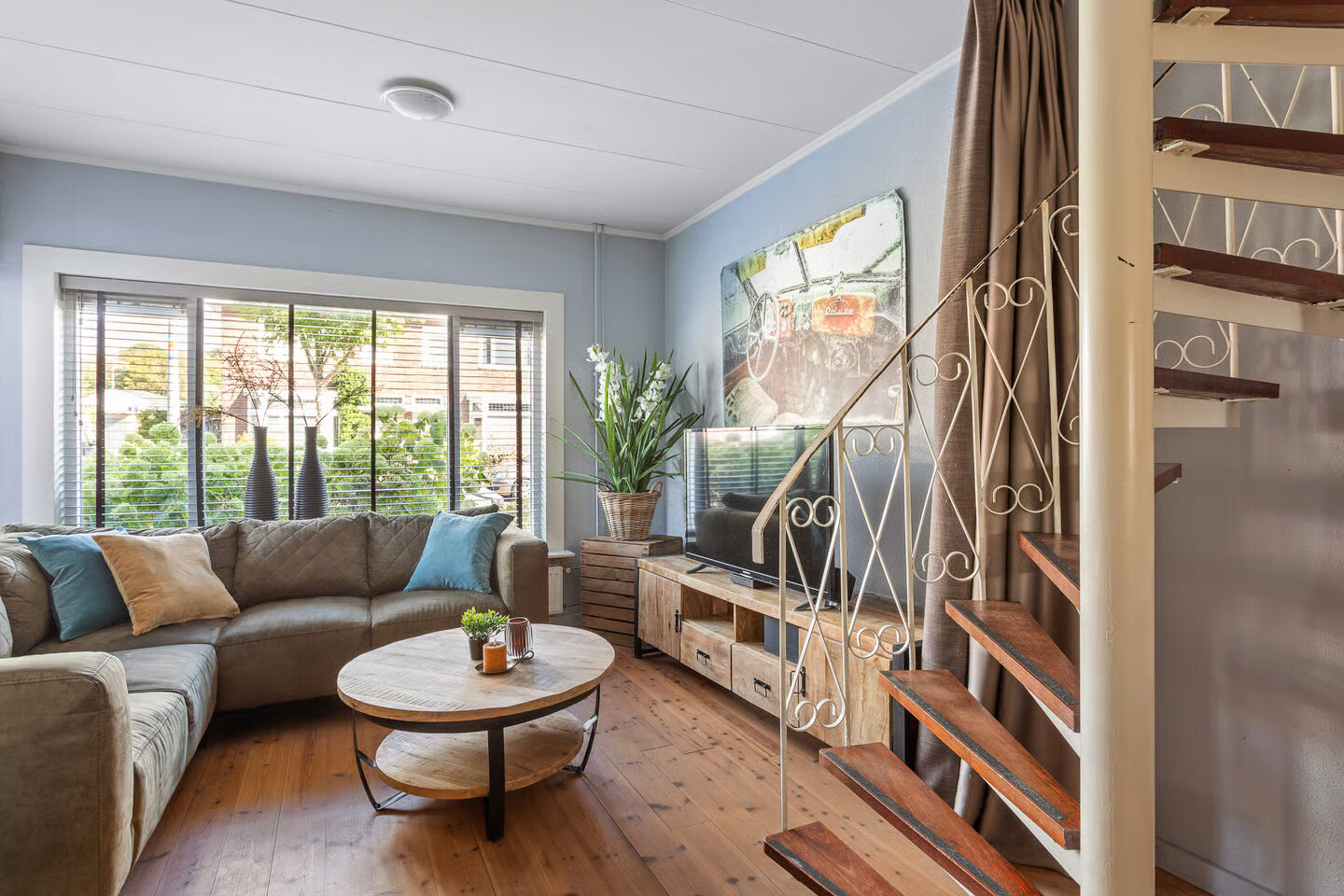 Hoekwoning te koop: Johan van Reesstraat 37, Enschede