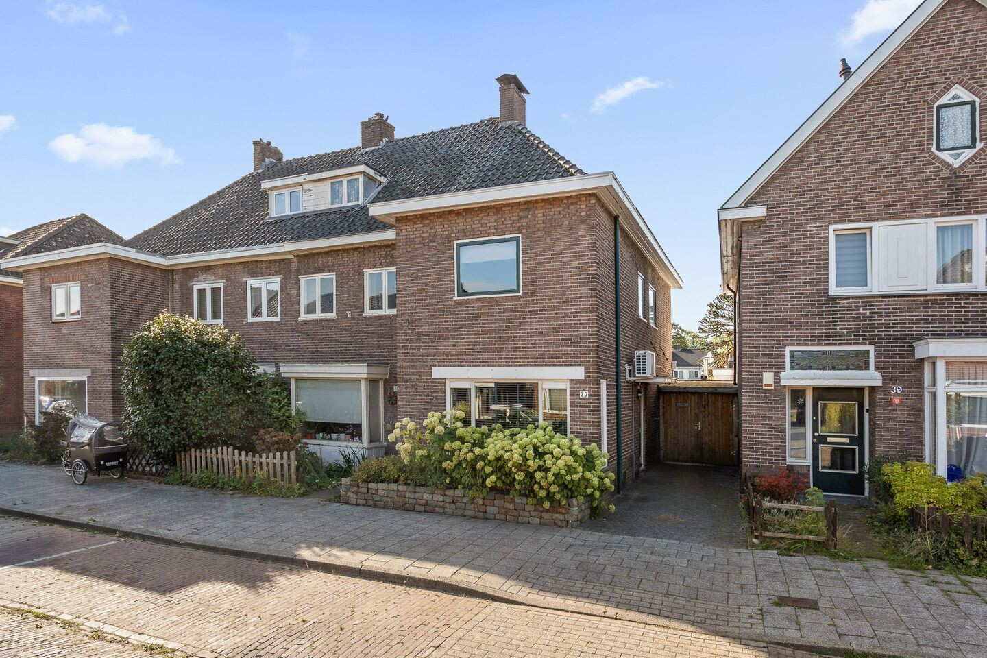 Hoekwoning te koop: Johan van Reesstraat 37, Enschede