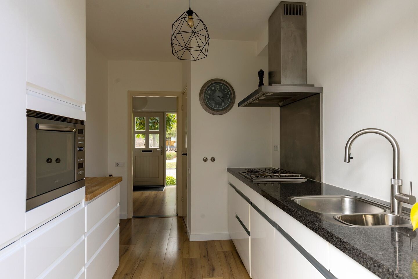 Hoekwoning te koop: Van Hogendorpstraat 7, Enschede