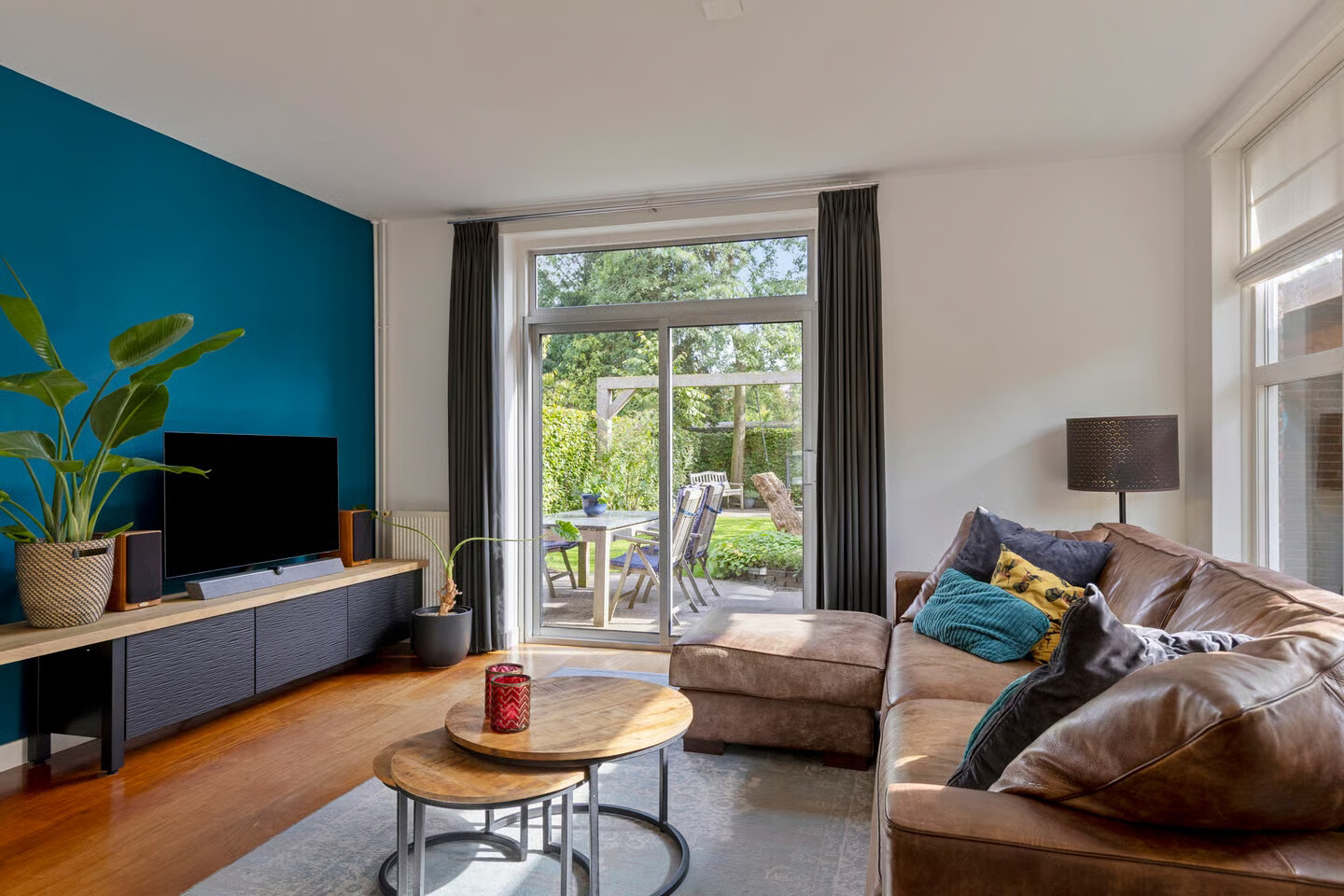 Hoekwoning te koop: Van Hogendorpstraat 7, Enschede
