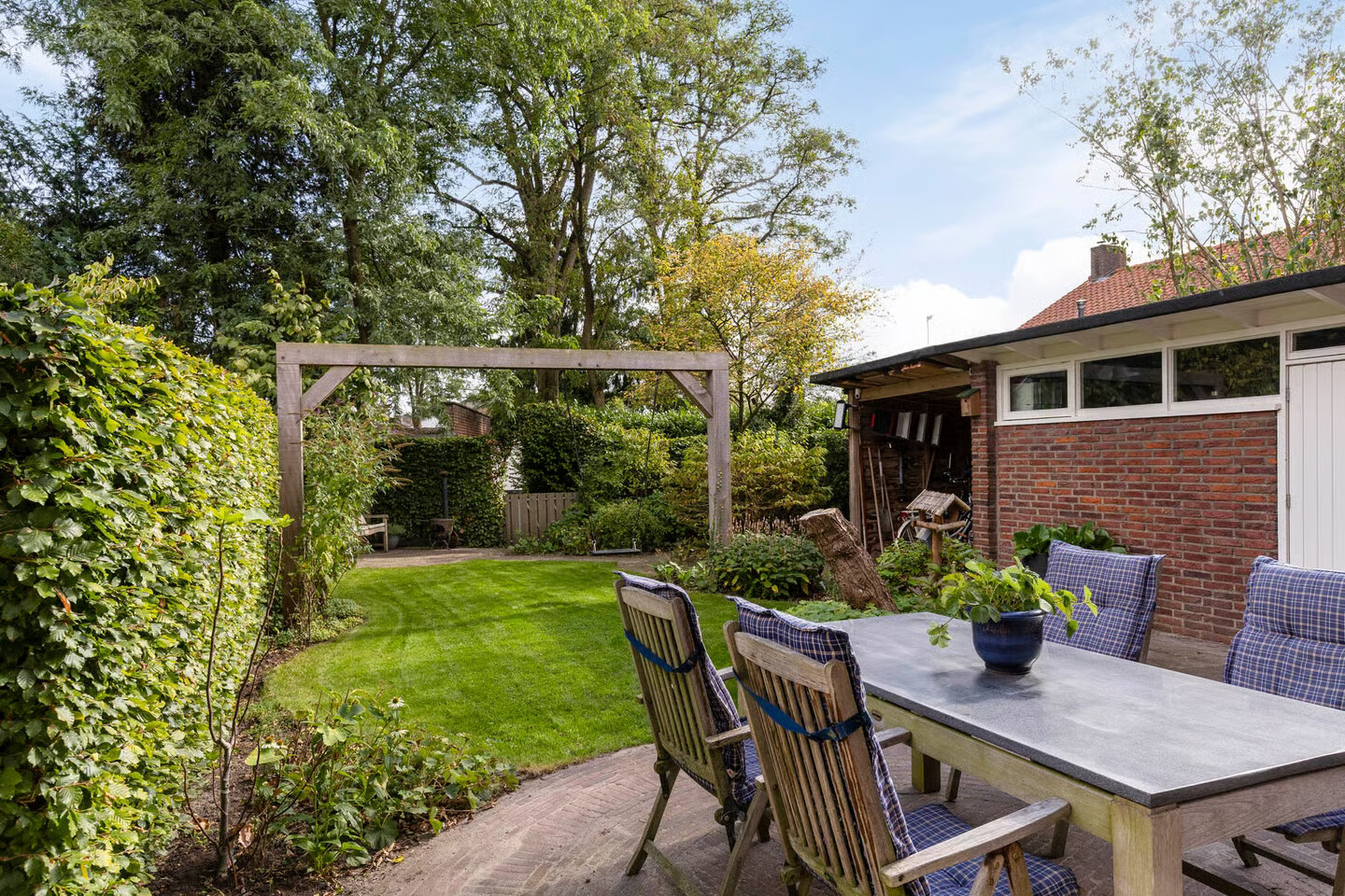 Hoekwoning te koop: Van Hogendorpstraat 7, Enschede