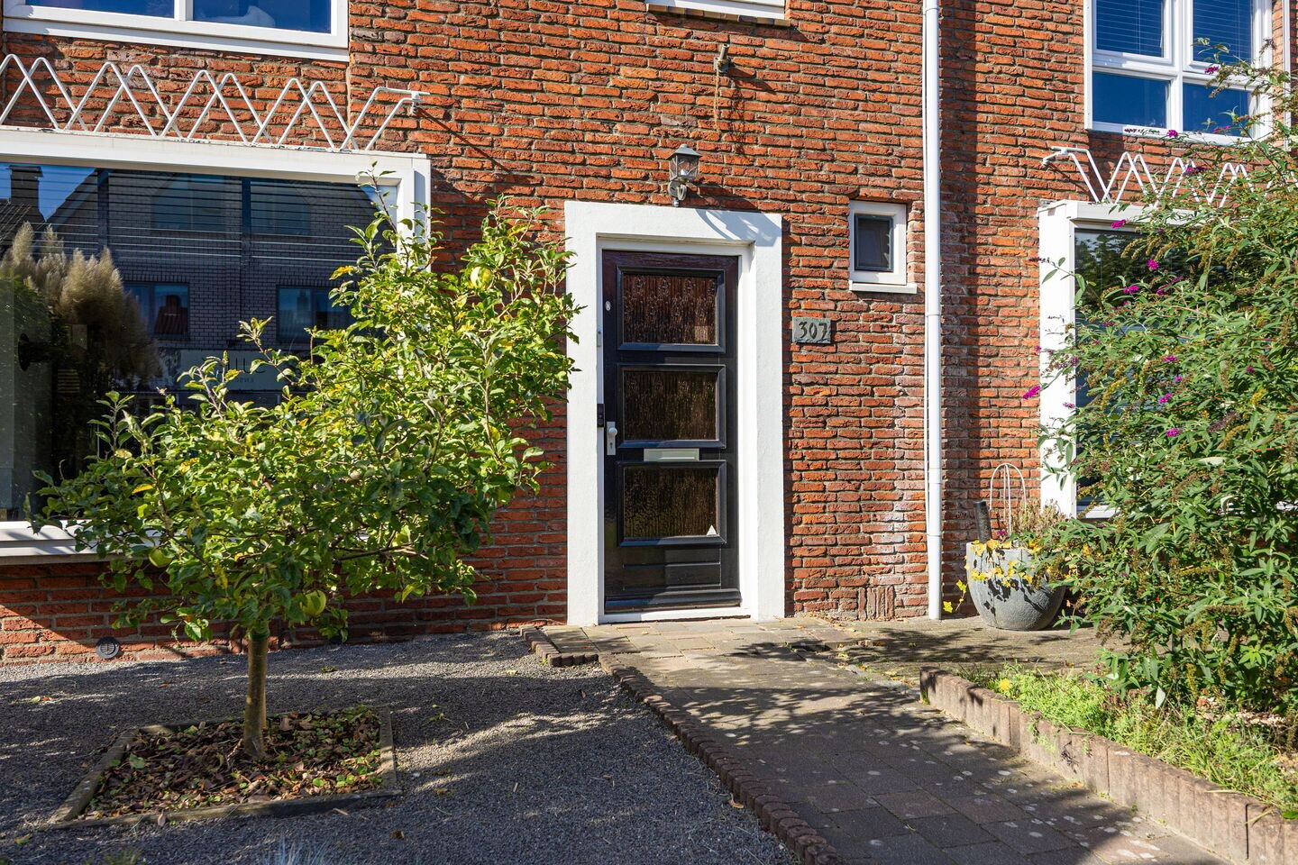 Tussenwoning te koop: deurningerstraat 307, Enschede
