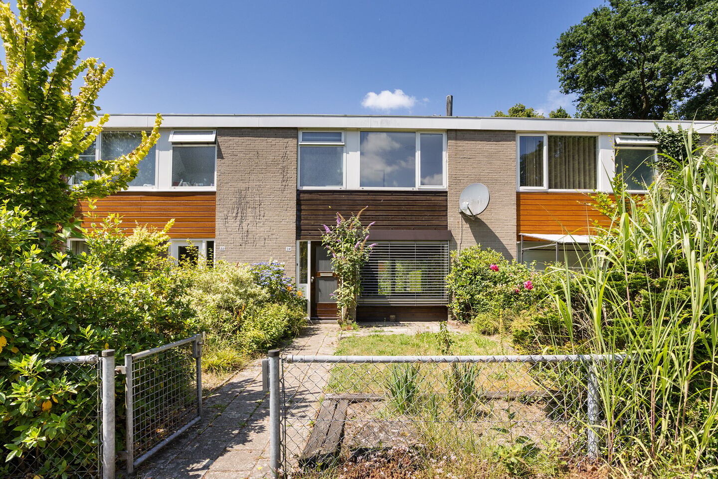 Tussenwoning te koop: De Achterhorst 24, Enschede