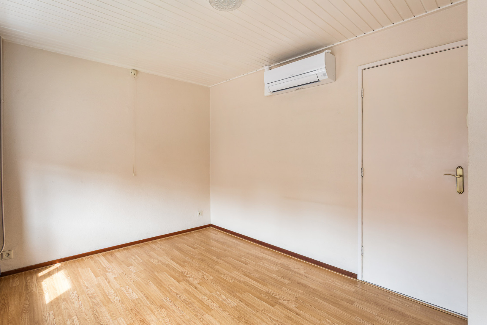 Tussenwoning te koop: Minister De Visserstraat 18, Enschede