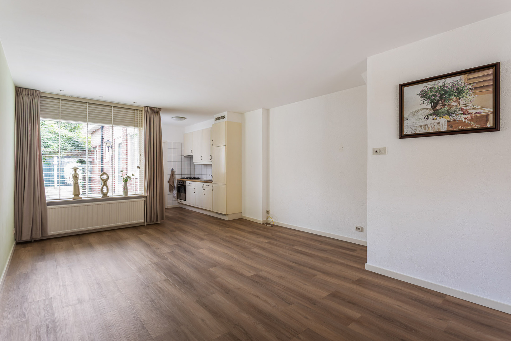 Tussenwoning te koop: Minister De Visserstraat 18, Enschede