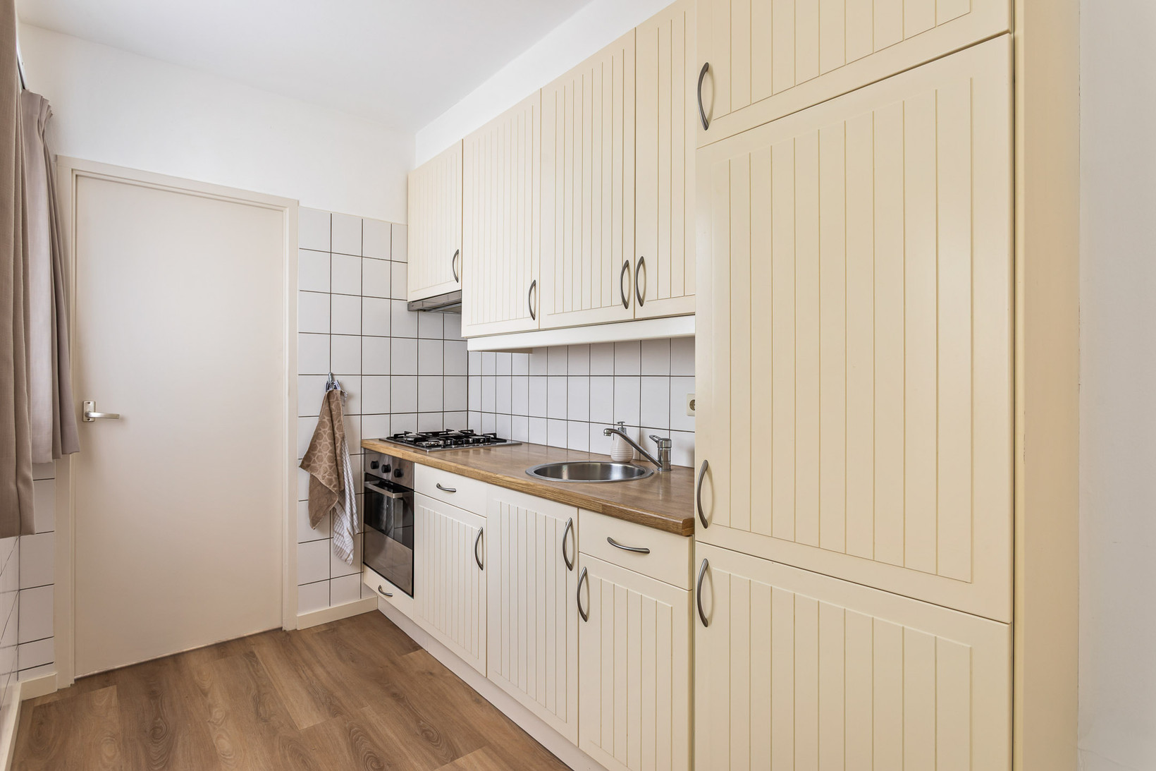 Tussenwoning te koop: Minister De Visserstraat 18, Enschede
