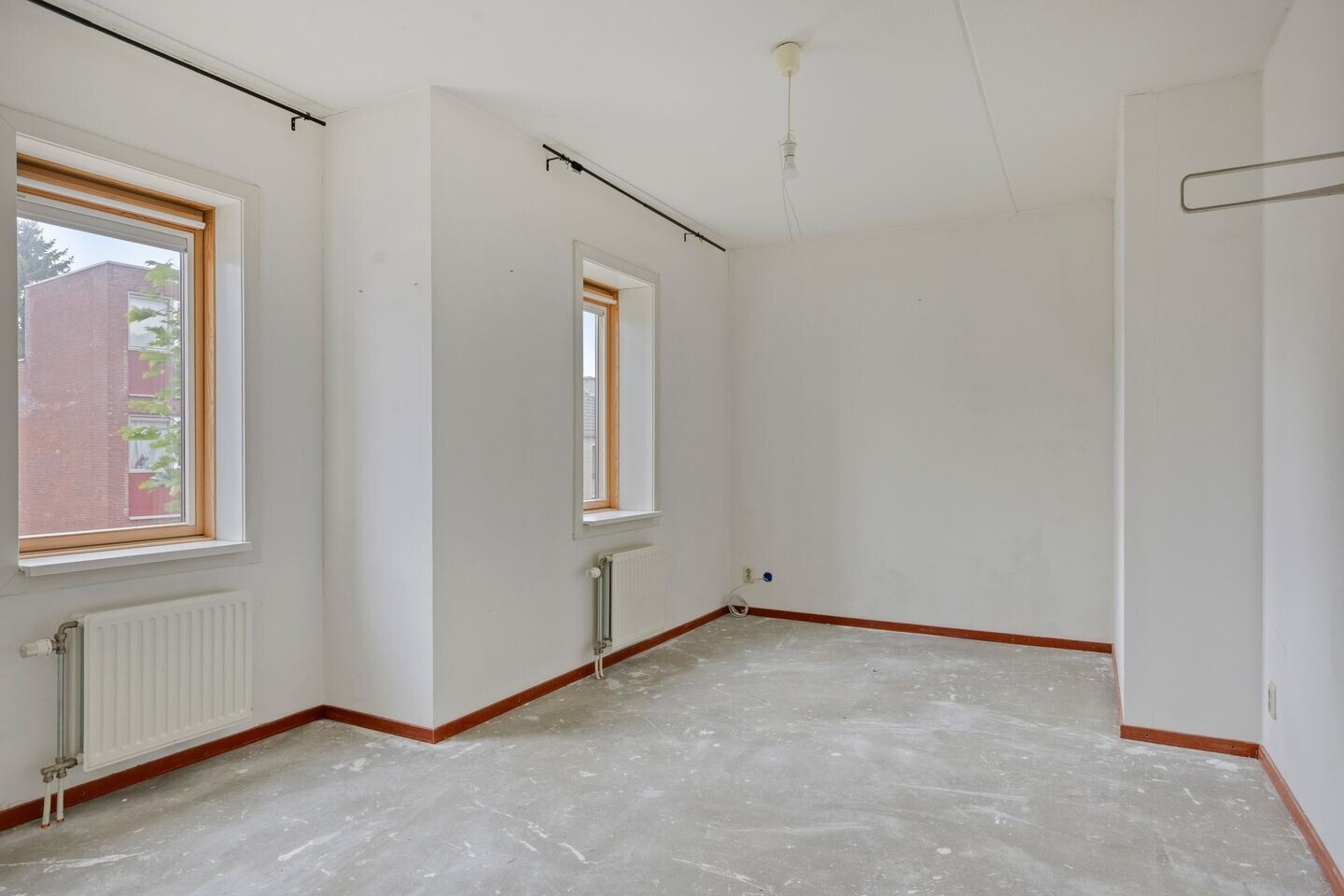 Twee-onder-één-kap te koop: Roomweg 181, Enschede