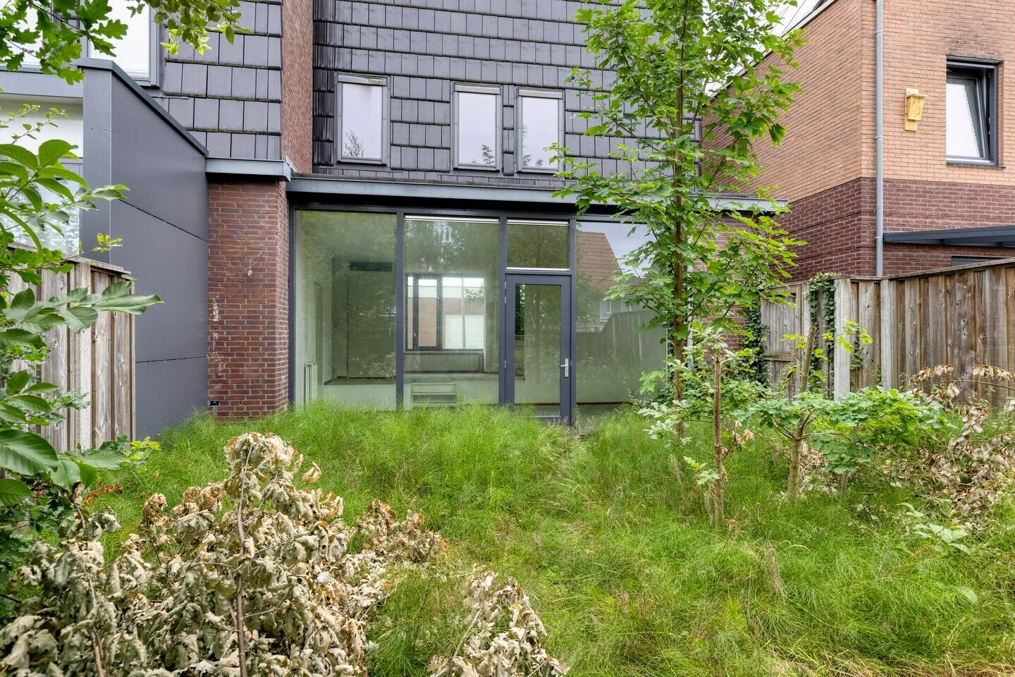 Twee-onder-één-kap te koop: Roomweg 181, Enschede