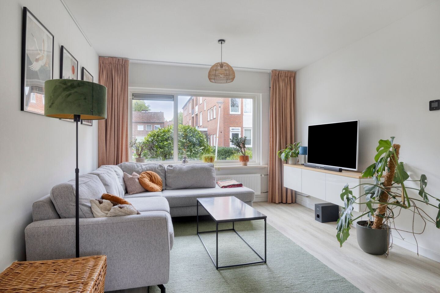 Tussenwoning te koop: Roerstraat 33, Enschede