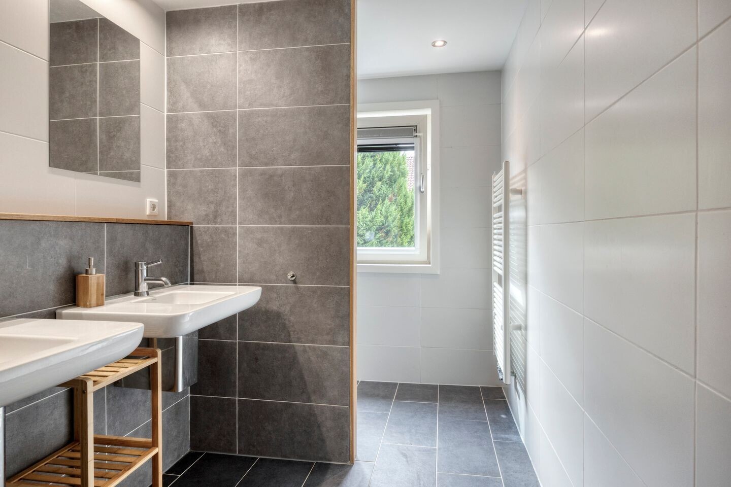 Tussenwoning te koop: Roerstraat 33, Enschede