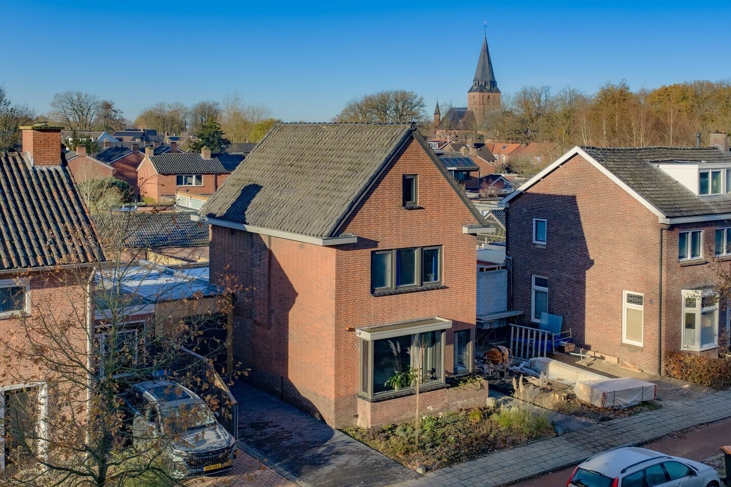Twee-onder-één-kap te koop: Oldenzaalsestraat 677, Enschede