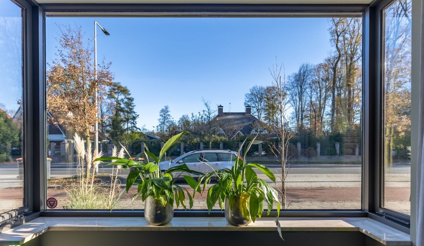 Twee-onder-één-kap te koop: Oldenzaalsestraat 677, Enschede