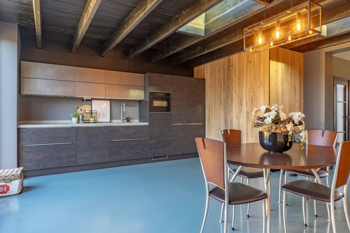 Twee-onder-één-kap te koop: Oldenzaalsestraat 677, Enschede