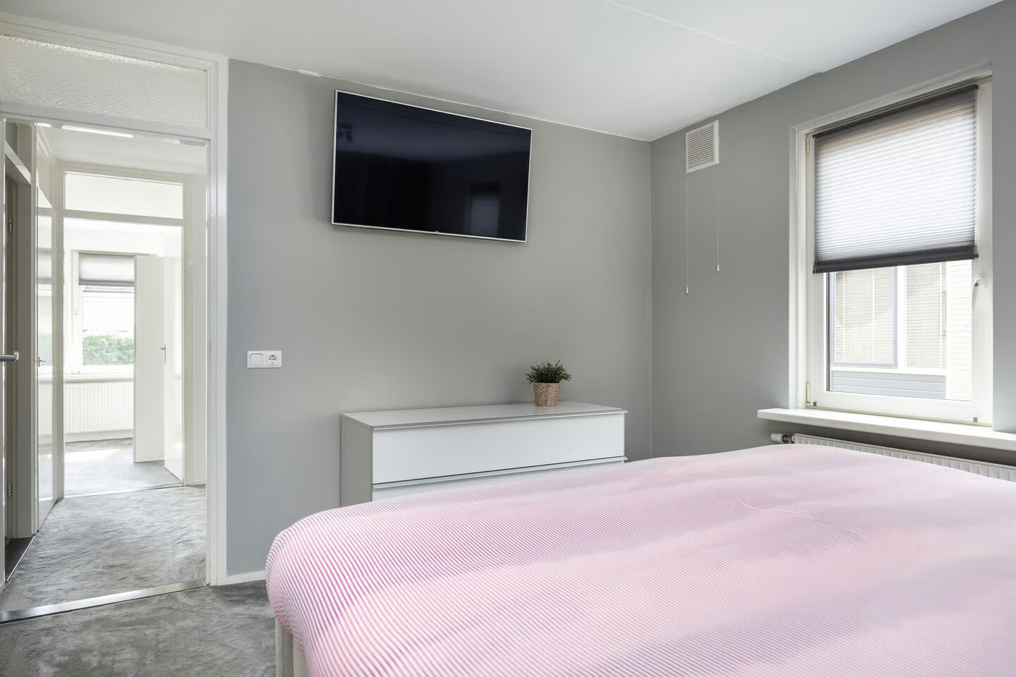 Twee-onder-één-kap te koop: Schuttekamp 107, Enschede