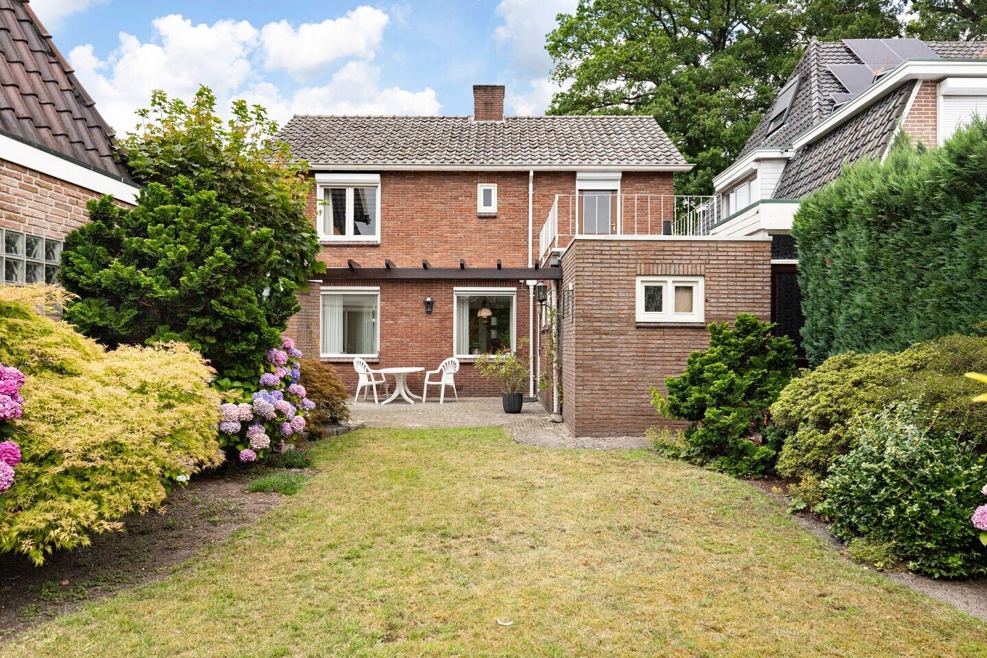 Hoekwoning te koop: Dorpsstraat 135A, Enschede