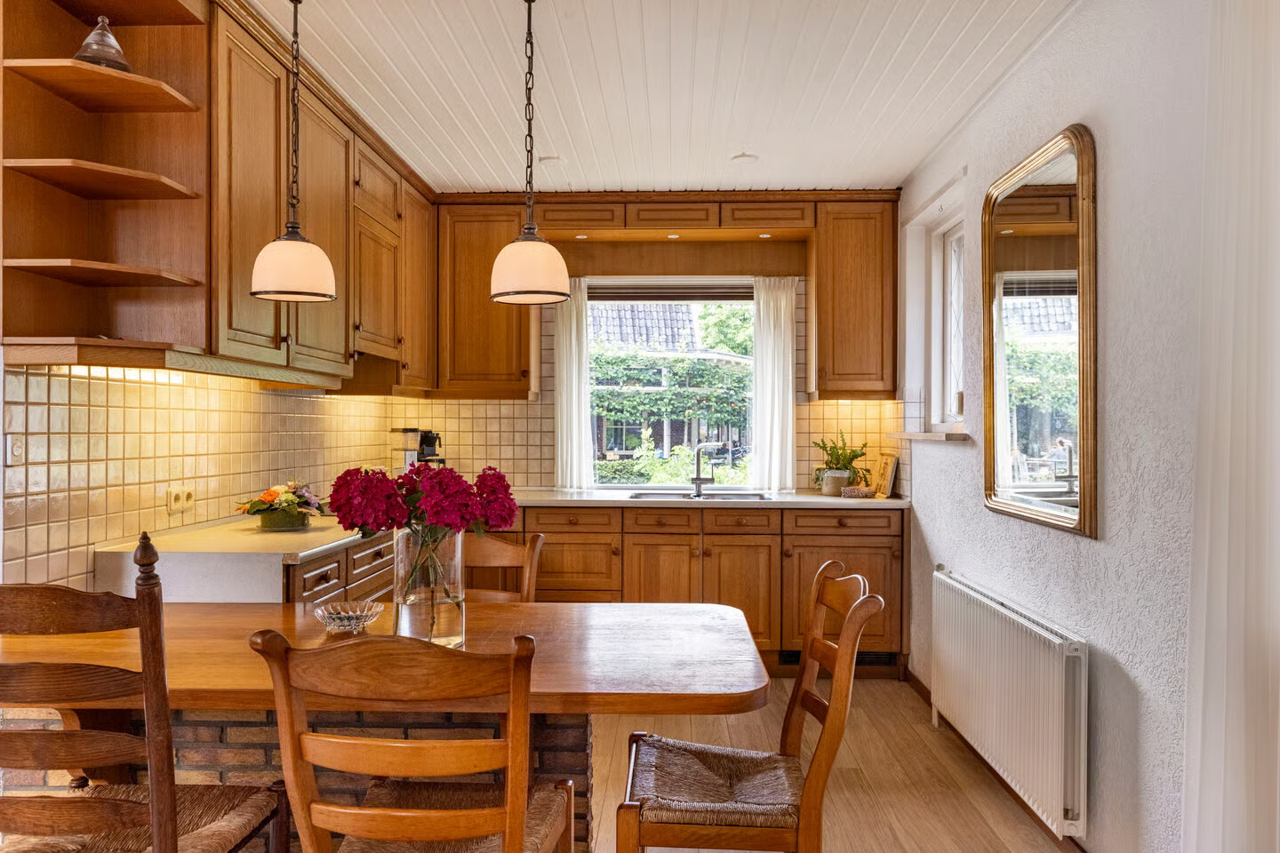 Hoekwoning te koop: Dorpsstraat 135A, Enschede
