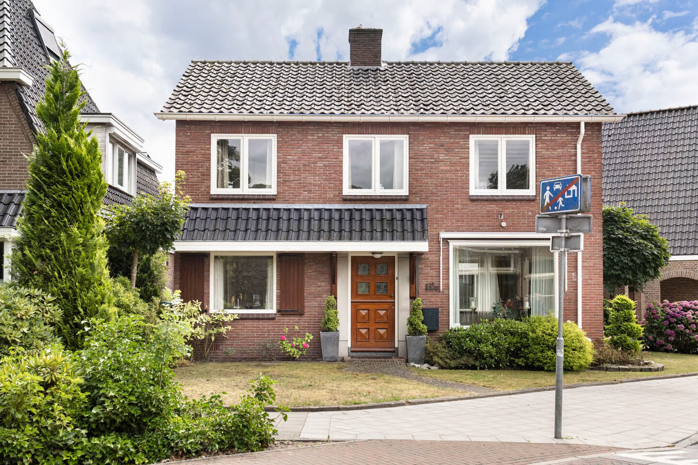 Hoekwoning te koop: Dorpsstraat 135A, Enschede