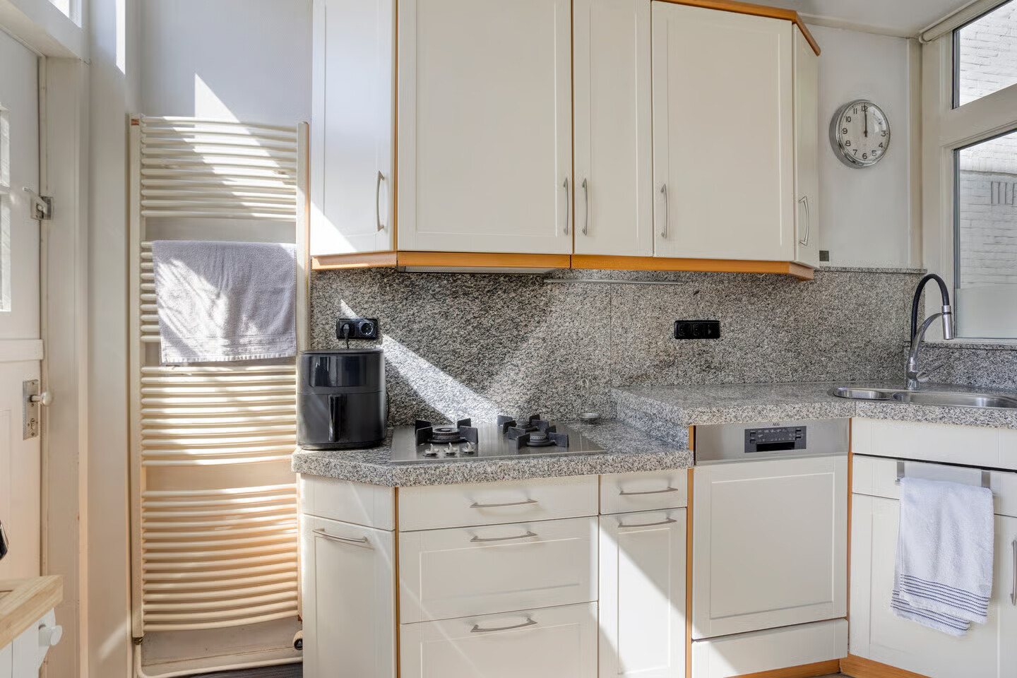 Twee-onder-één-kap te koop: Faberstraat 16, Enschede