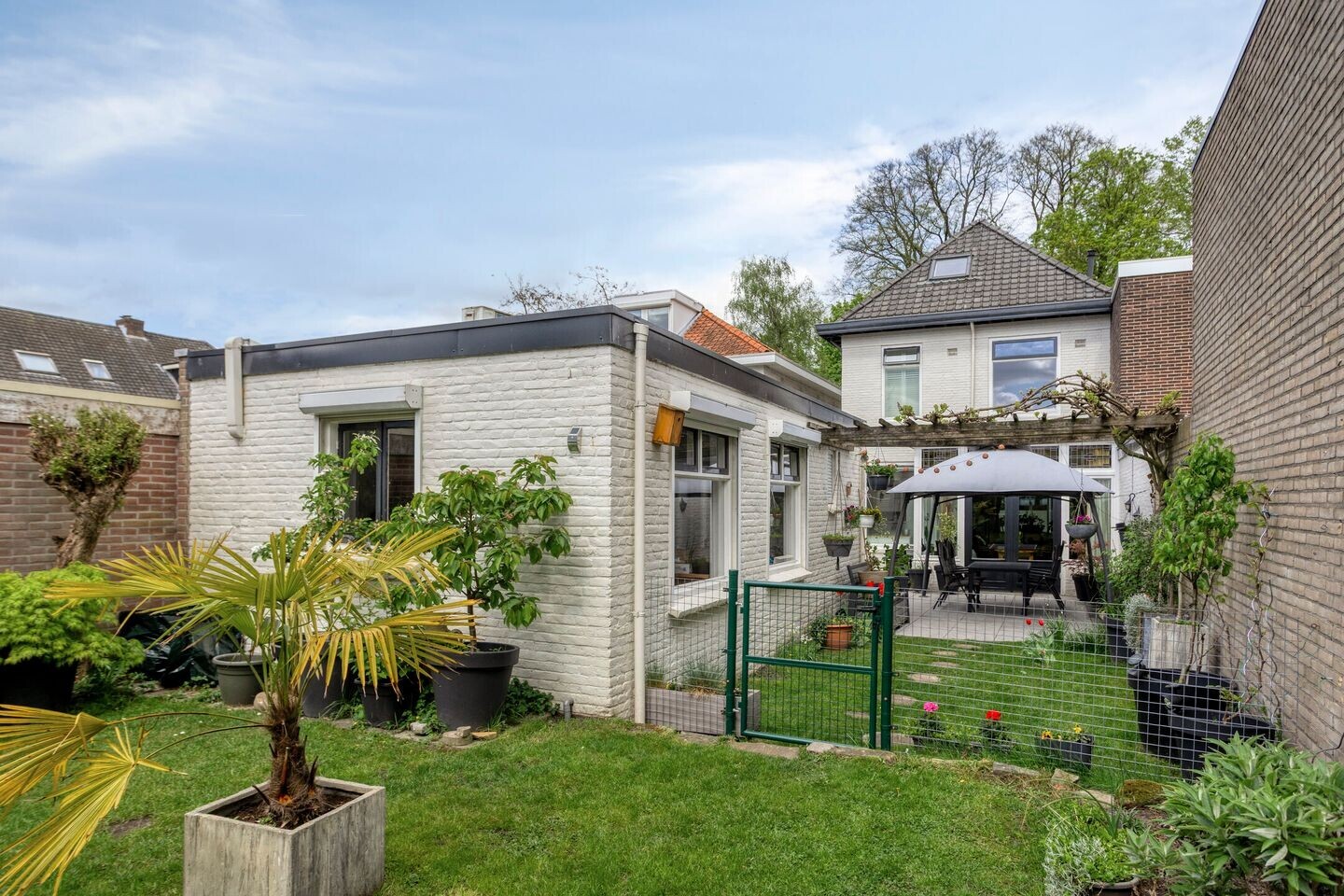 Twee-onder-één-kap te koop: Faberstraat 16, Enschede