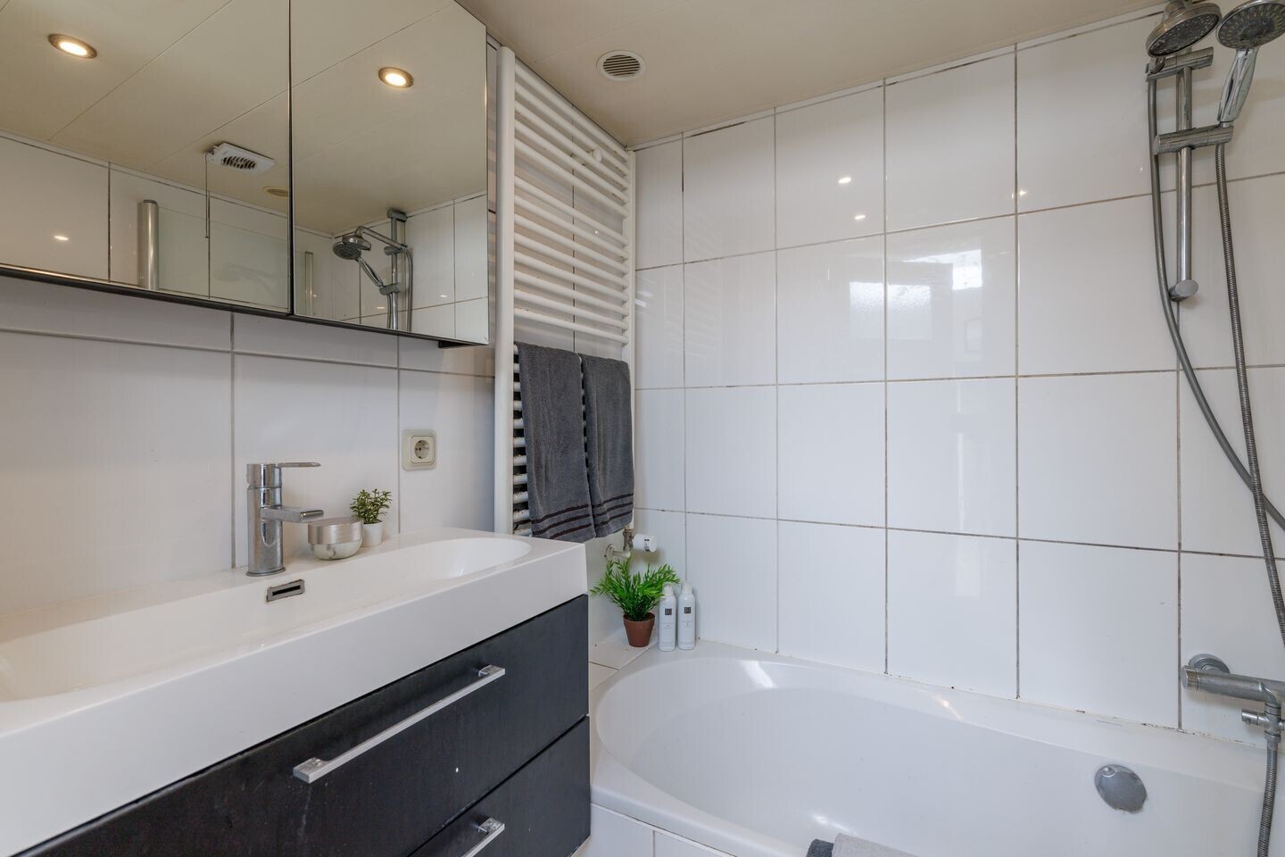 Tussenwoning te koop: Bremstraat 10, Enschede