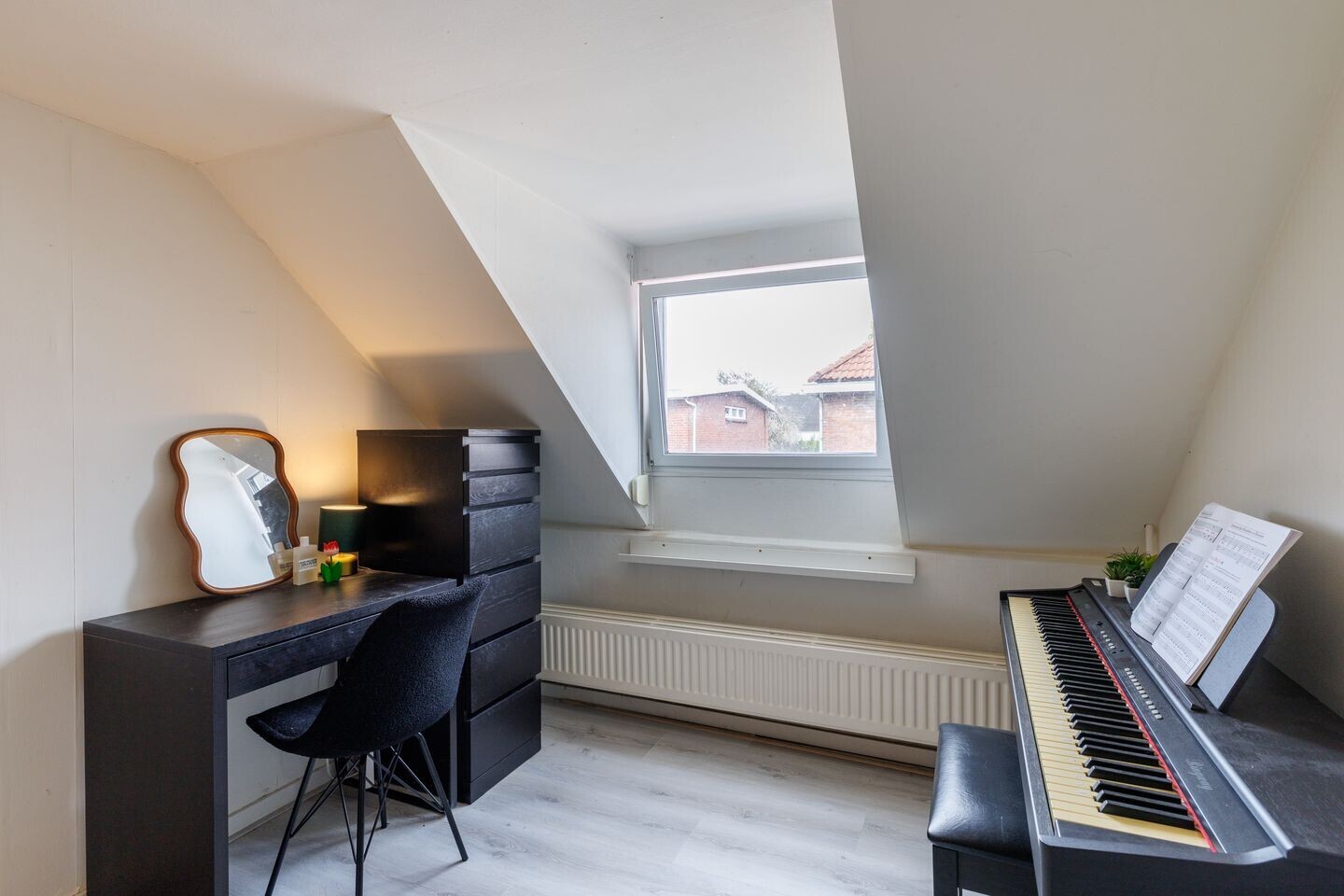 Tussenwoning te koop: Bremstraat 10, Enschede