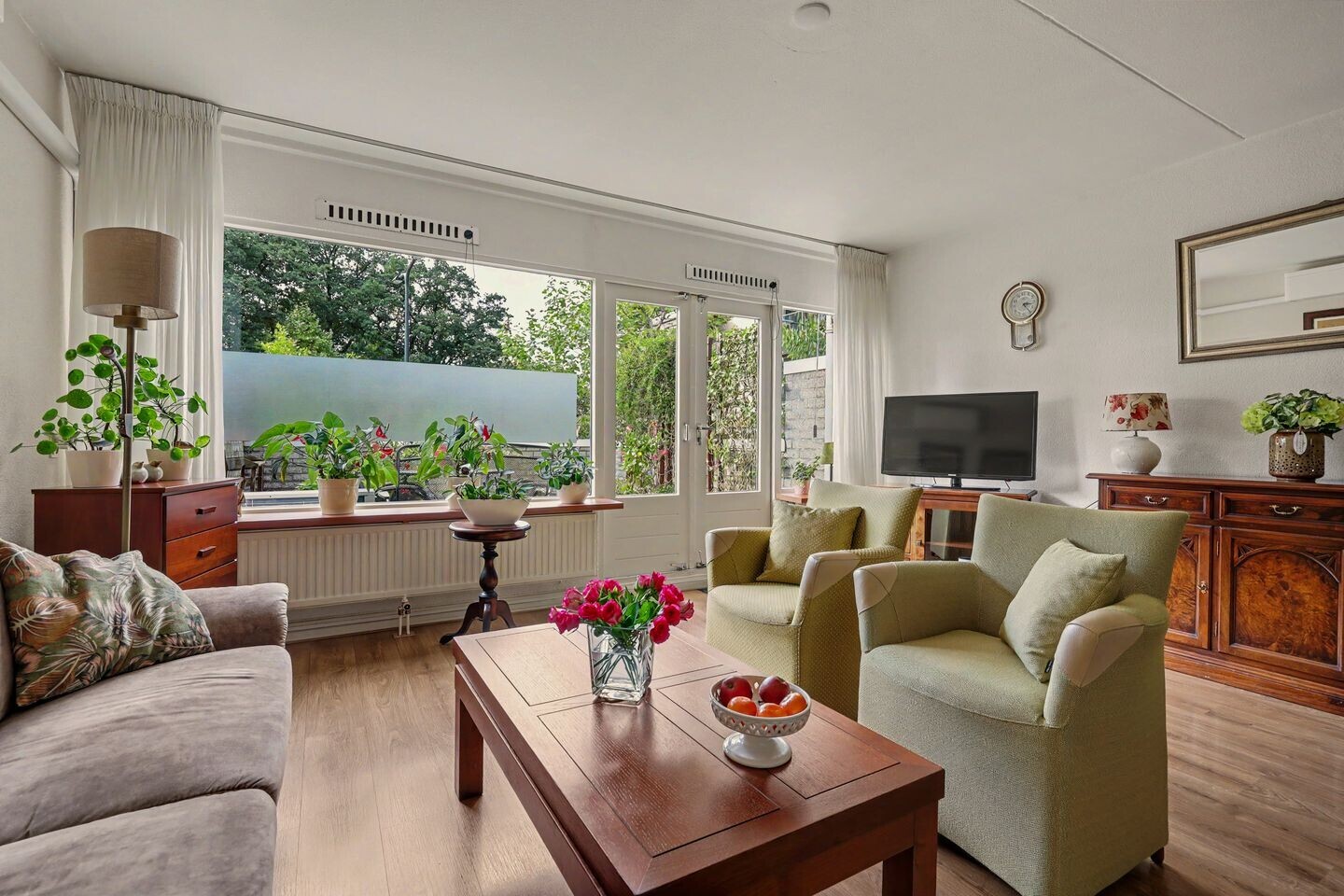 Tussenwoning te koop: Magnoliastraat 42, Enschede